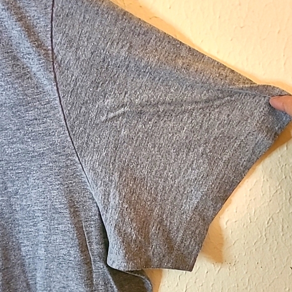 NIKE‎ Swoosh Men's Gray Short Sleeve Tee - Size Large - Picture 3 of 7